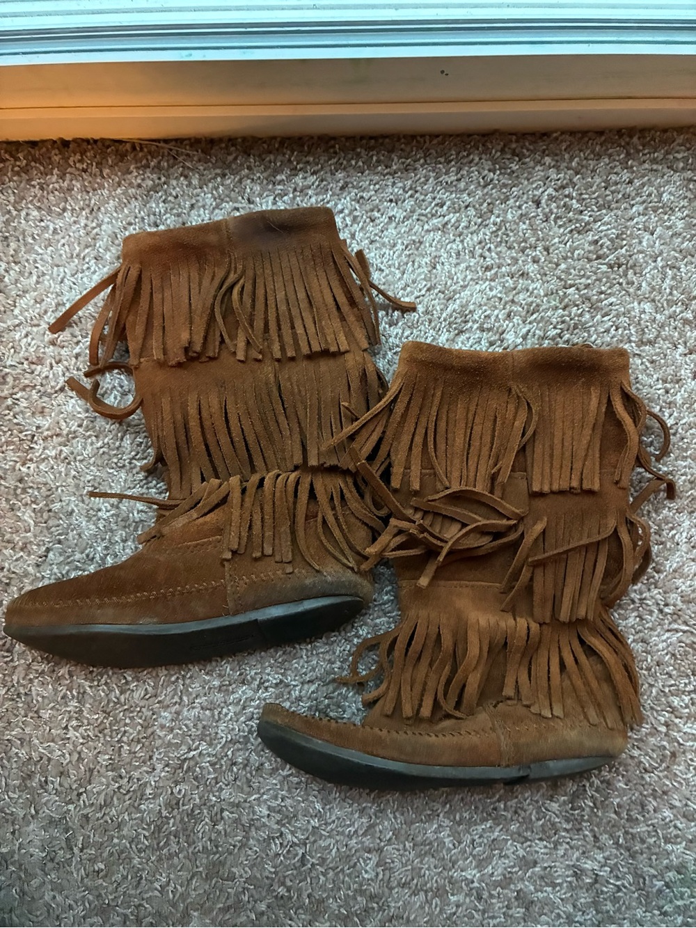 Minnetonka 3-Fringe Boots